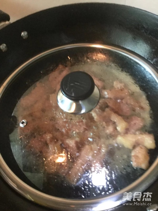 焖猪颈肉的做法