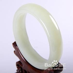 青白玉手镯怎么辨别真假