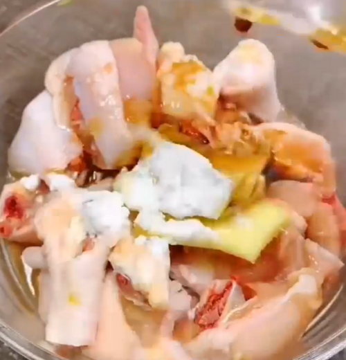 如何制作香菇焖鸡煲