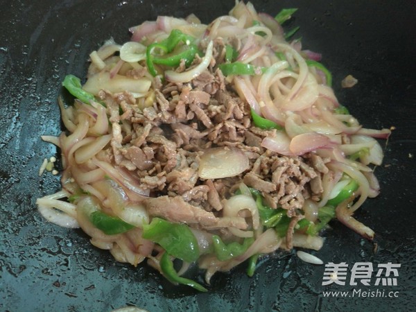 青椒洋葱炒肉丝
