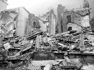 住在高层地震怎么逃生？