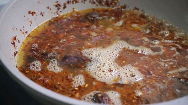 湖南湘西特色米粉独家秘方肉哨臊子