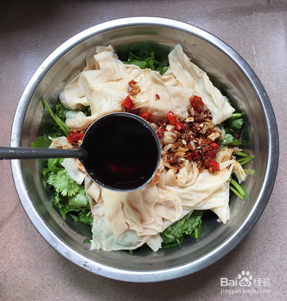凉拌油豆皮的做法