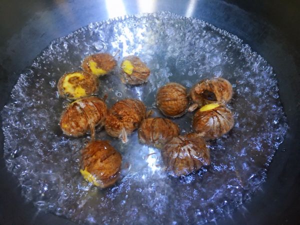 板栗莲子百合甜汤