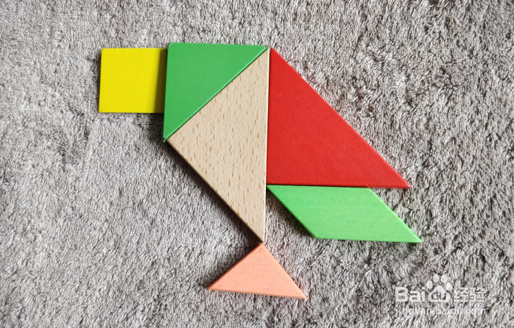 用七巧板怎样拼一只低头思考的乌鸦呢？