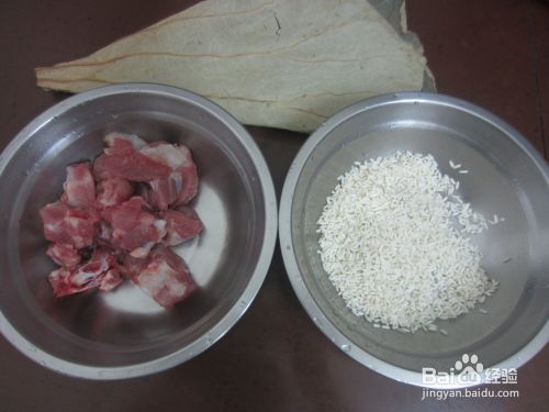 排骨的做法——荷叶糯米蒸排骨