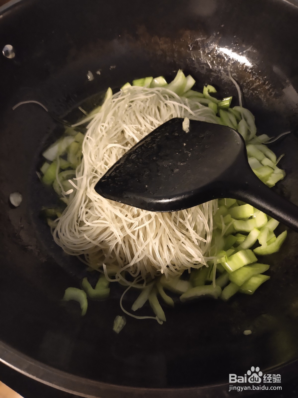 青菜杆炒红薯粉条