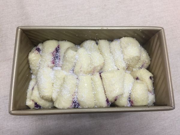 紫薯椰蓉手撕包