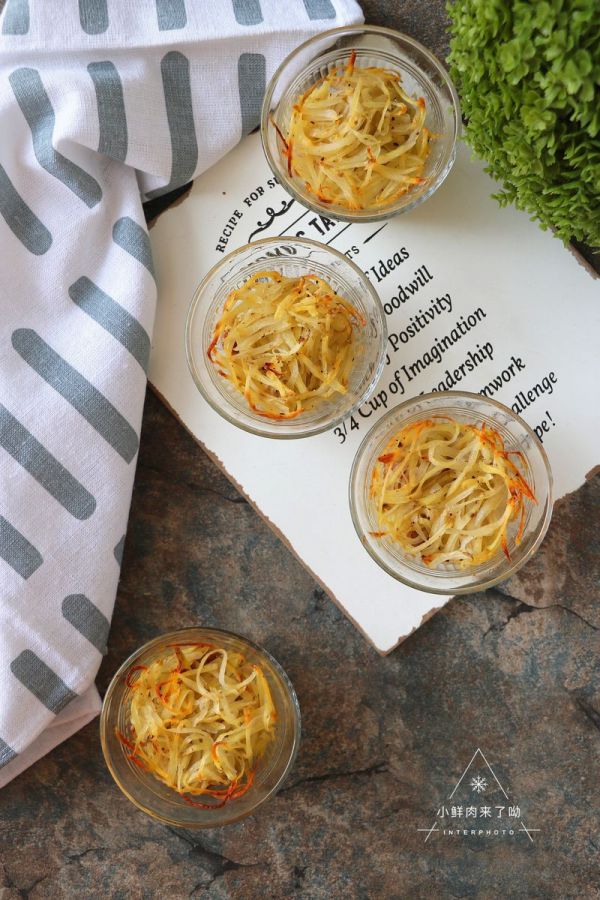 黑胡椒香肠烤土豆丝