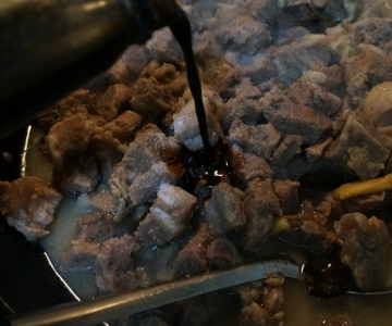 炖牛肉的时候放点什么东西熟的快