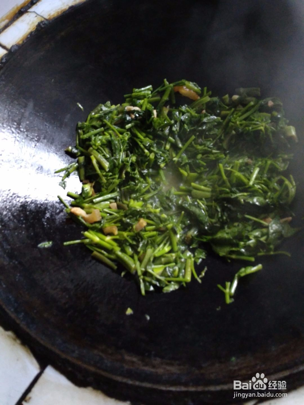 蒜香水芹菜的做法