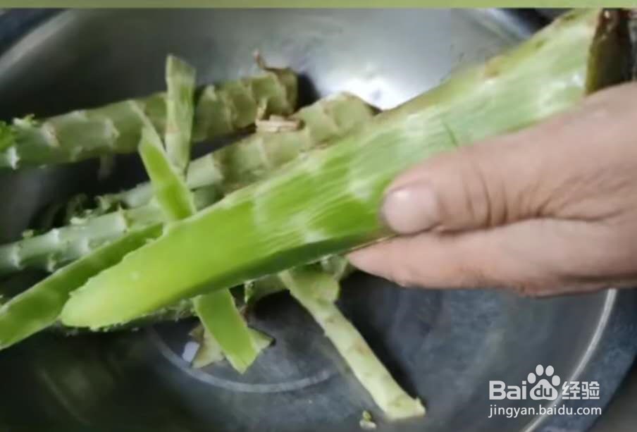 莴笋炒腊肉的家常做法