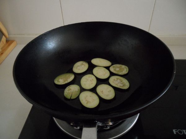 黄豆酱汁淋铁板茄