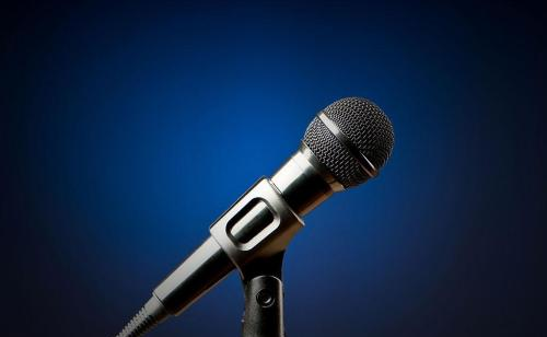 麦克风连接声卡录人声,为什么耳机只有左边有声音