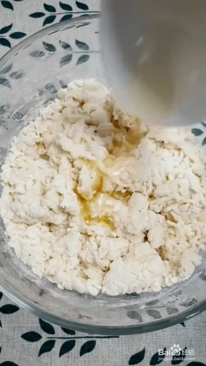 如何制作松软好吃的蜂蜜小面包