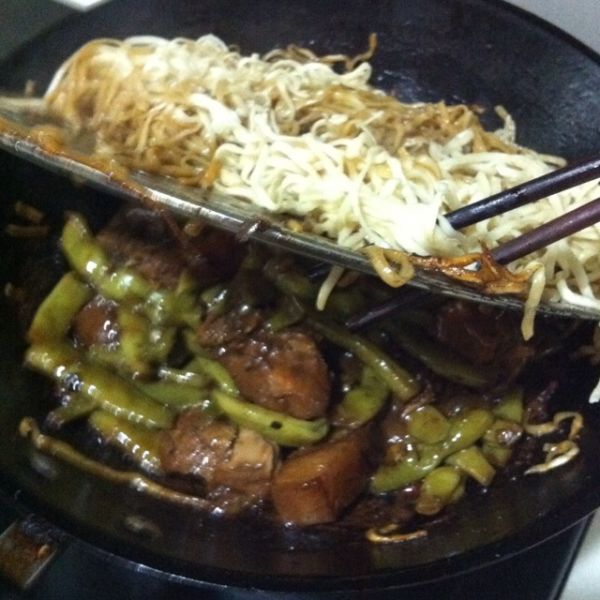 排骨五花肉排骨闷面