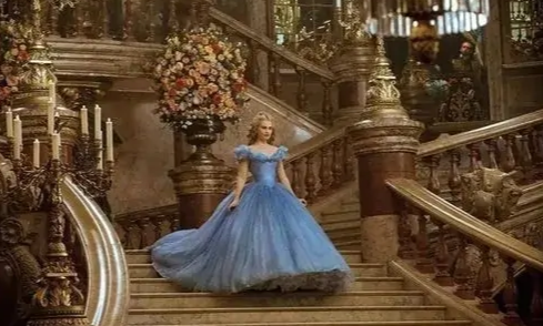 给现代电梯配上贝儿白雪爱洛公主官方片会怎么样