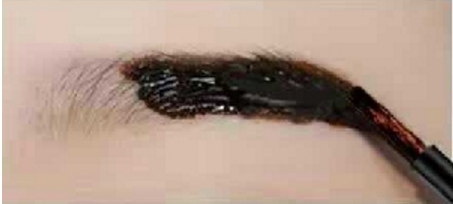 眉毛可以染黑吗