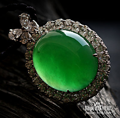南博翡翠越戴越绿的原因有哪些