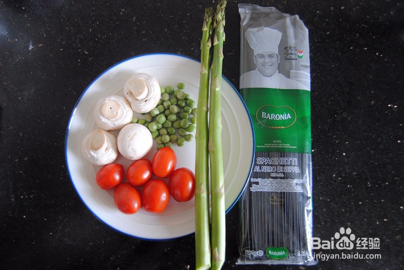 蘑菇汁墨鱼面怎么做