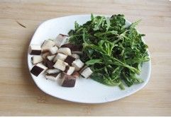 春季里可滋补的排毒瘦身美食---鲜虾荠菜汤