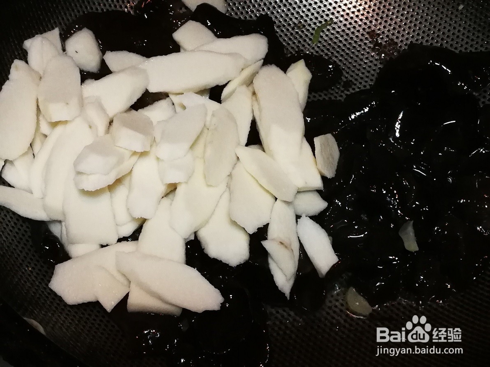 我家的私房菜--人人喜欢--铁杆山药炒黑木耳