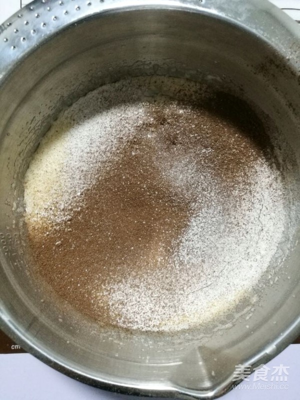 巧克力豆甜甜圈蛋糕