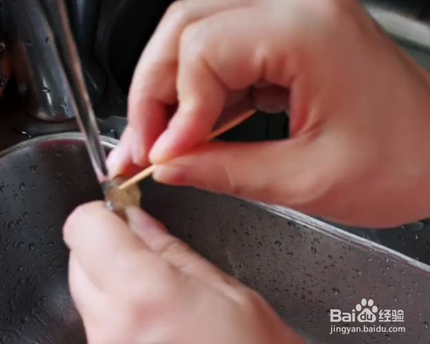 鲜掉眉毛的红烧基围虾