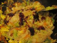 香菇红萝卜炒米粉的做法