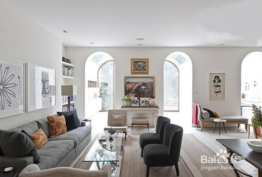 沙发后亦成风景 妙用装饰画巧饰家