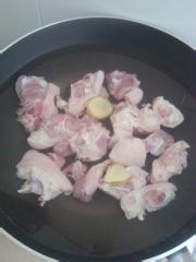 怎么做雪豆蹄花汤？