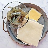如何制作美味的鲜虾芝士春卷