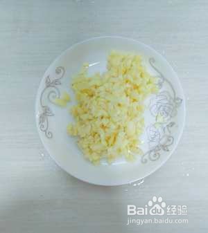 蛋白蒜蓉炒菠菜的做法