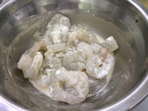 三素丁炒虾仁的做法