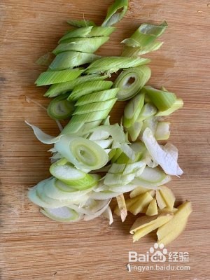 健康养生佳品葱爆羊肉卷的做法