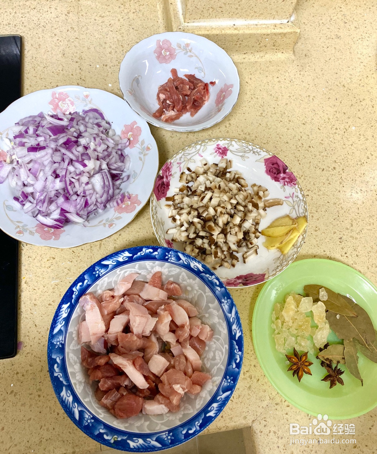 非常时期的卤肉饭的做法