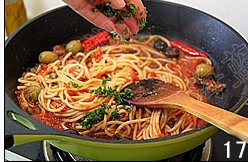 蒜香番茄鳀鱼面