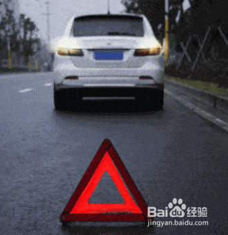 车辆如何更换备胎