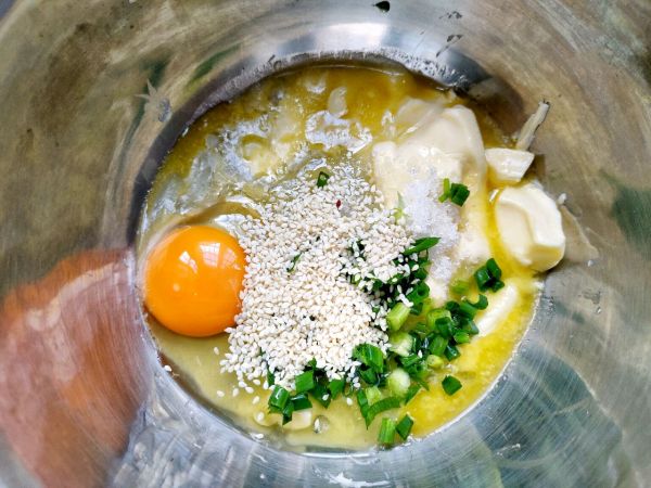 营养酥脆黄油香葱鸡蛋小饼干