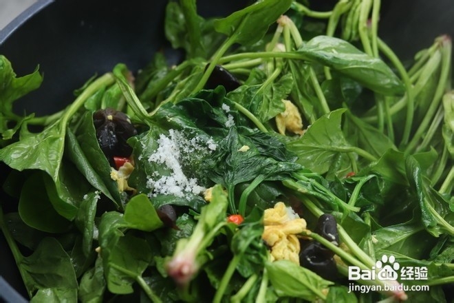 鸡蛋木耳这么做，素菜比肉菜还好吃