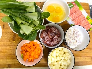 腊肠炒饭的做法