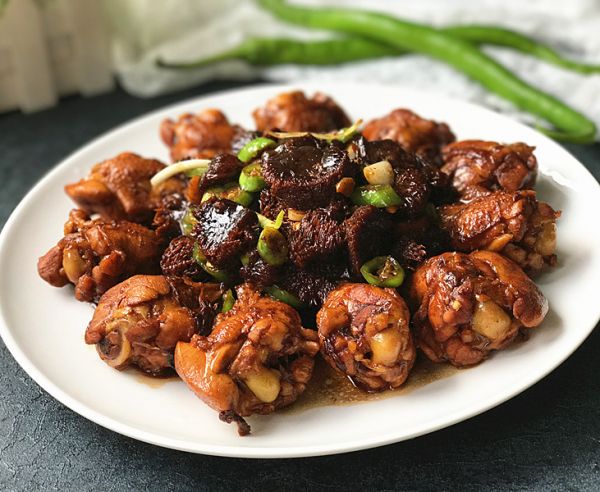 猴头菇烧鸡翅根