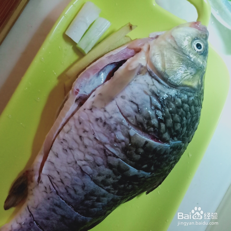 怎么做超简单的鲫鱼豆腐汤?