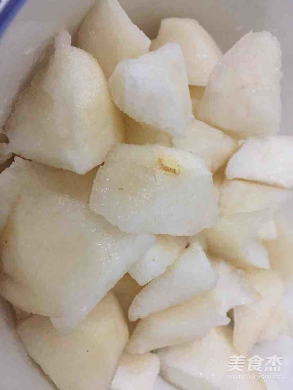 银耳雪梨红枣甜汤