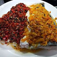在家制作美味的双椒鱼头