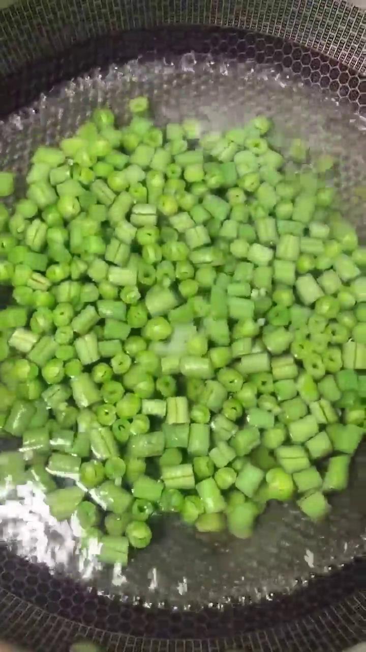 豆角炒肉怎么做？