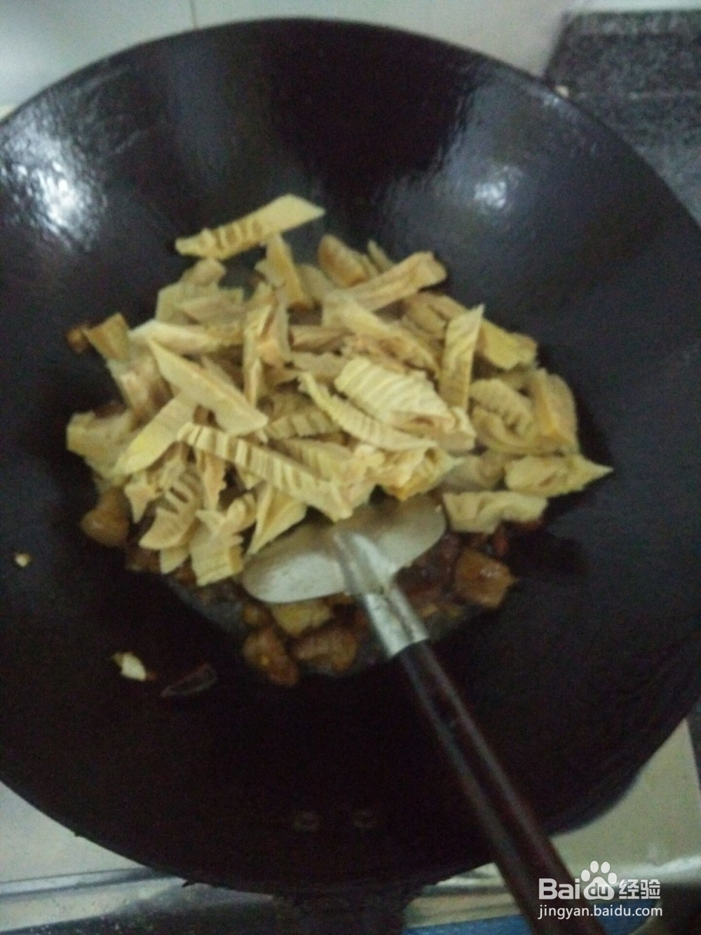 米哥特产小铺之笋干烧肉的做法