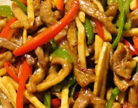 青椒竹笋炒肉丝的做法