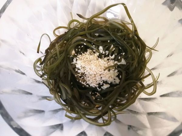炝拌麻辣海带丝