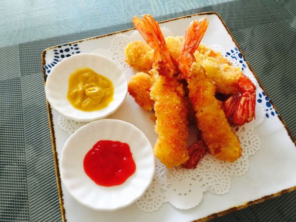 日式炸虾和黄金炸虾